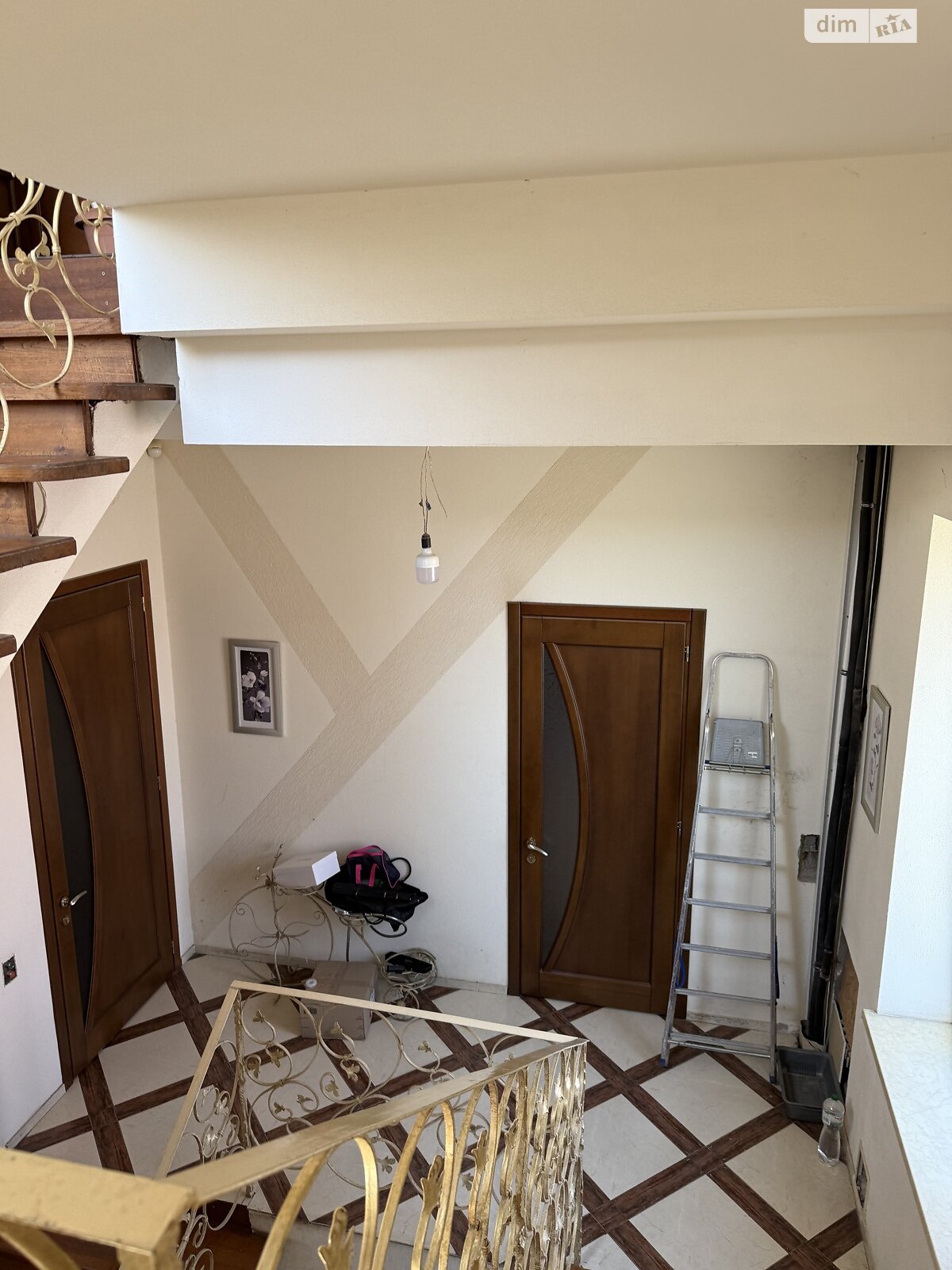 триповерховий будинок з балконом, 690 кв. м, цегла. Здається помісячно в Одесі, в районі Царське Село фото 1 трипроверховий будинок з балконом, 690 кв. м, цегла. Здається помісячно в Одесі, в районі Царське Село фото 1