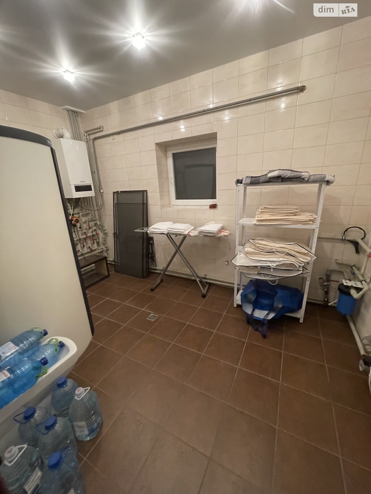 триповерховий будинок, 300 кв. м, цегла. Здається помісячно в Одесі фото 1 триповерховий будинок, 300 кв. м, цегла. Здається помісячно в Одесі фото 1