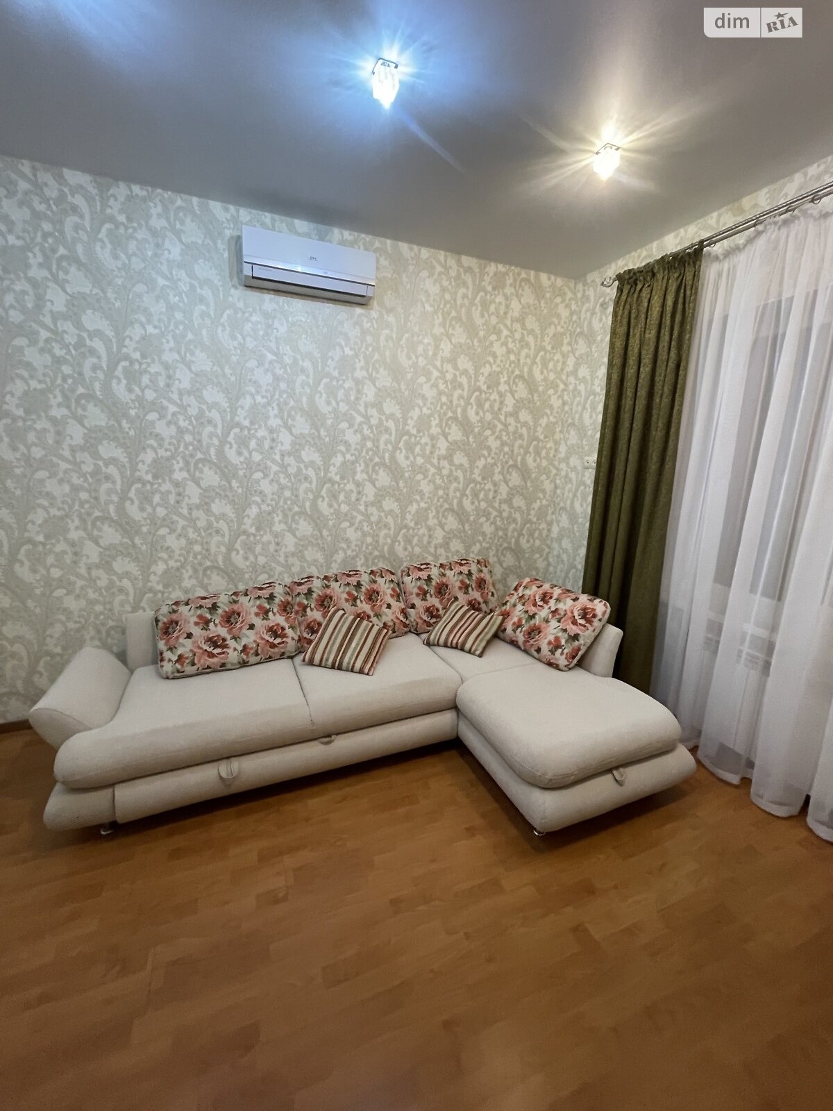 триповерховий будинок, 300 кв. м, цегла. Здається помісячно в Одесі фото 1 триповерховий будинок, 300 кв. м, цегла. Здається помісячно в Одесі фото 1