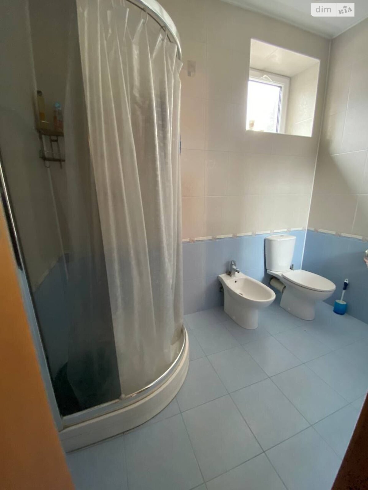 триповерховий будинок з верандою, 300 кв. м, цегла. Здається помісячно в Орлівщині фото 1 триповерховий будинок з верандою, 300 кв. м, цегла. Здається помісячно в Орлівщині фото 1