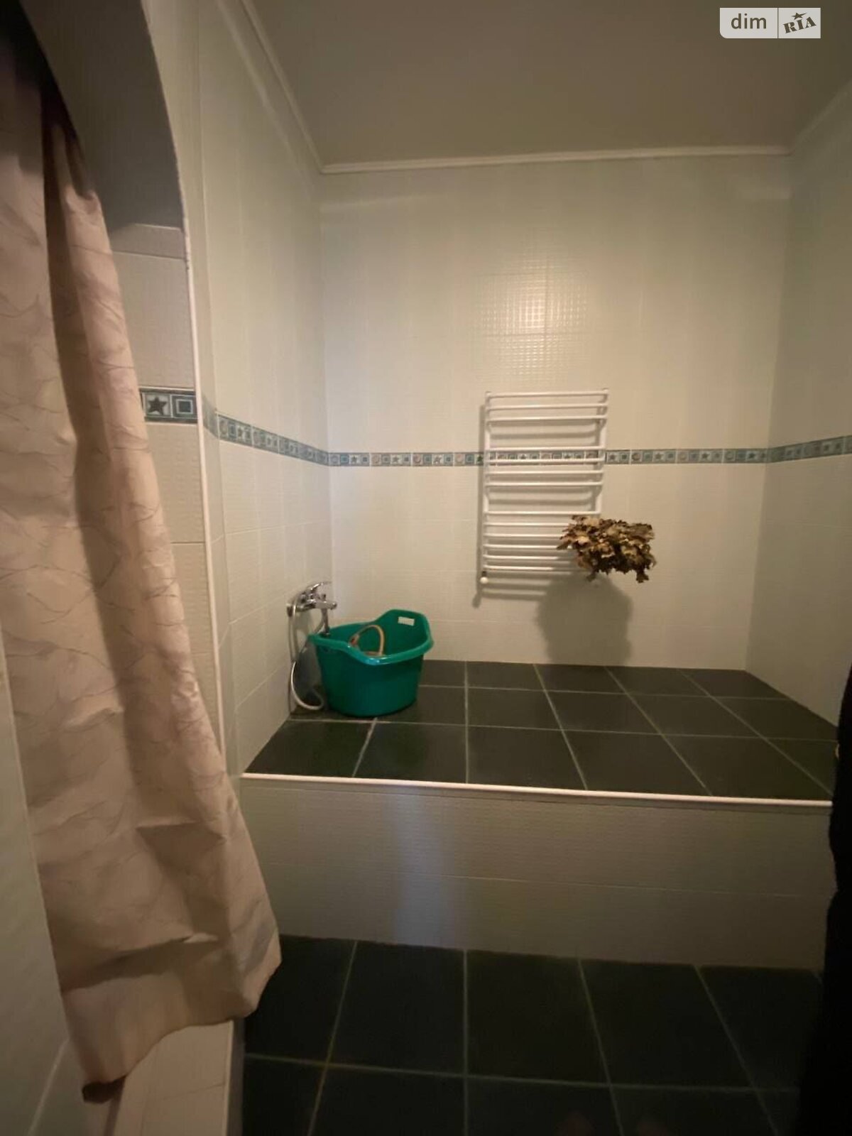 триповерховий будинок з верандою, 300 кв. м, цегла. Здається помісячно в Орлівщині фото 1 триповерховий будинок з верандою, 300 кв. м, цегла. Здається помісячно в Орлівщині фото 1