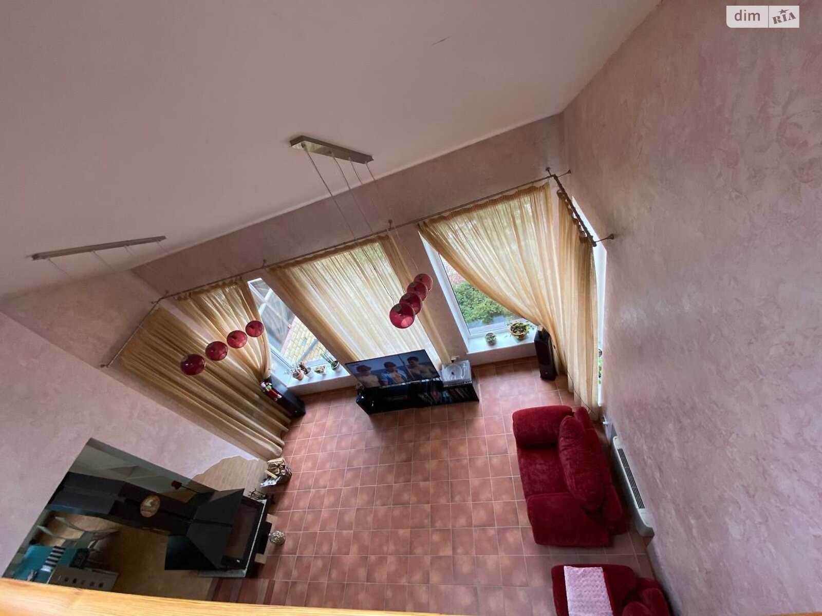 триповерховий будинок з верандою, 300 кв. м, цегла. Здається помісячно в Орлівщині фото 1 триповерховий будинок з верандою, 300 кв. м, цегла. Здається помісячно в Орлівщині фото 1