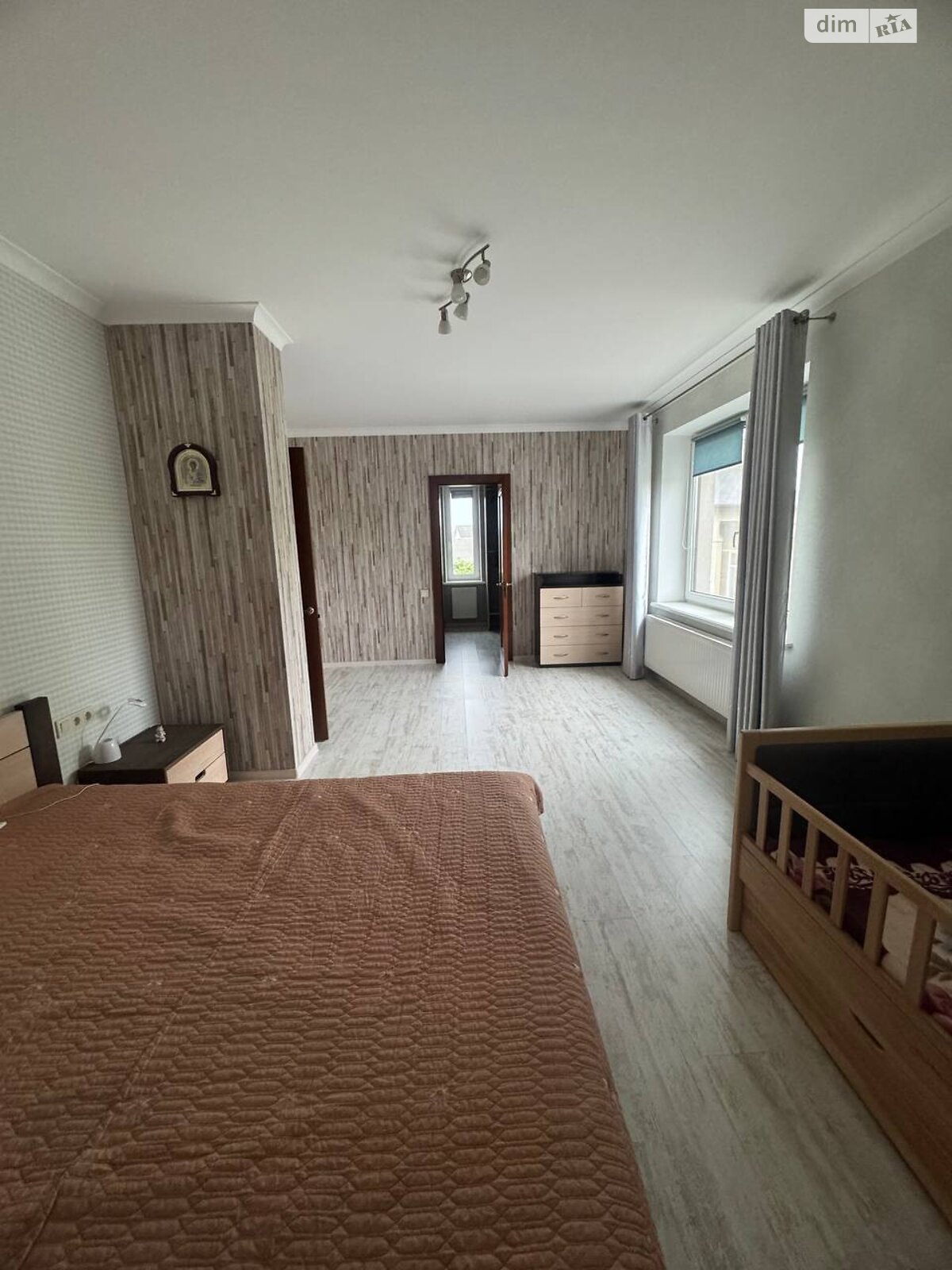 двухэтажный дом, 210 кв. м, кирпич. Сдается помесячно в Осещине фото 1