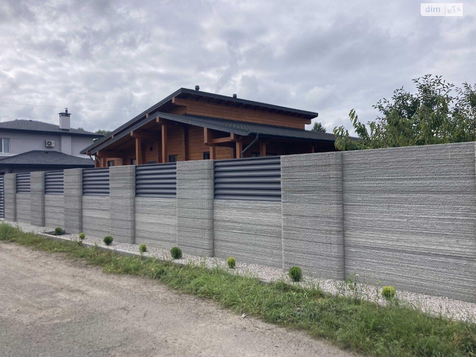 одноповерховий будинок з верандою, 150 кв. м, брус. Здається помісячно в Осещині фото 1 одноповерховий будинок з верандою, 150 кв. м, брус. Здається помісячно в Осещині фото 1