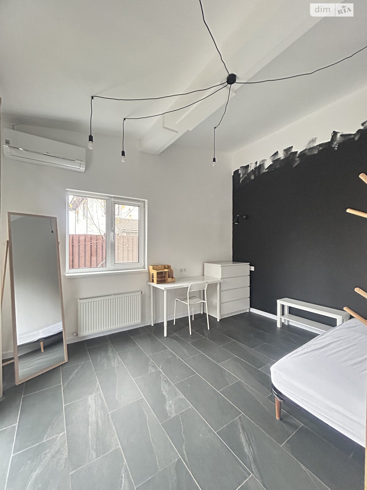 одноэтажный дом с верандой, 130 кв. м, кирпич. Сдается помесячно в Осещине фото 1