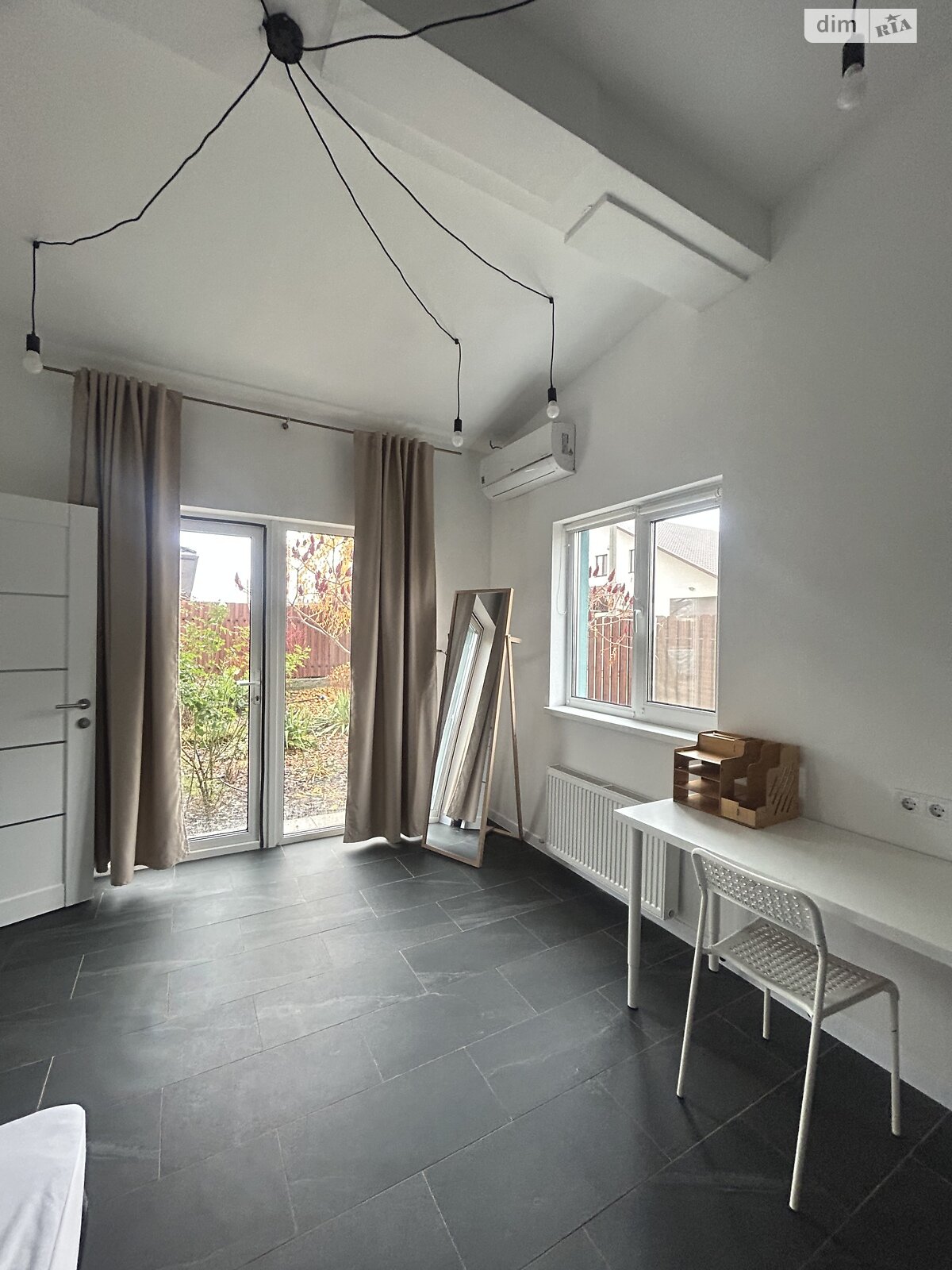 одноэтажный дом с верандой, 130 кв. м, кирпич. Сдается помесячно в Осещине фото 1