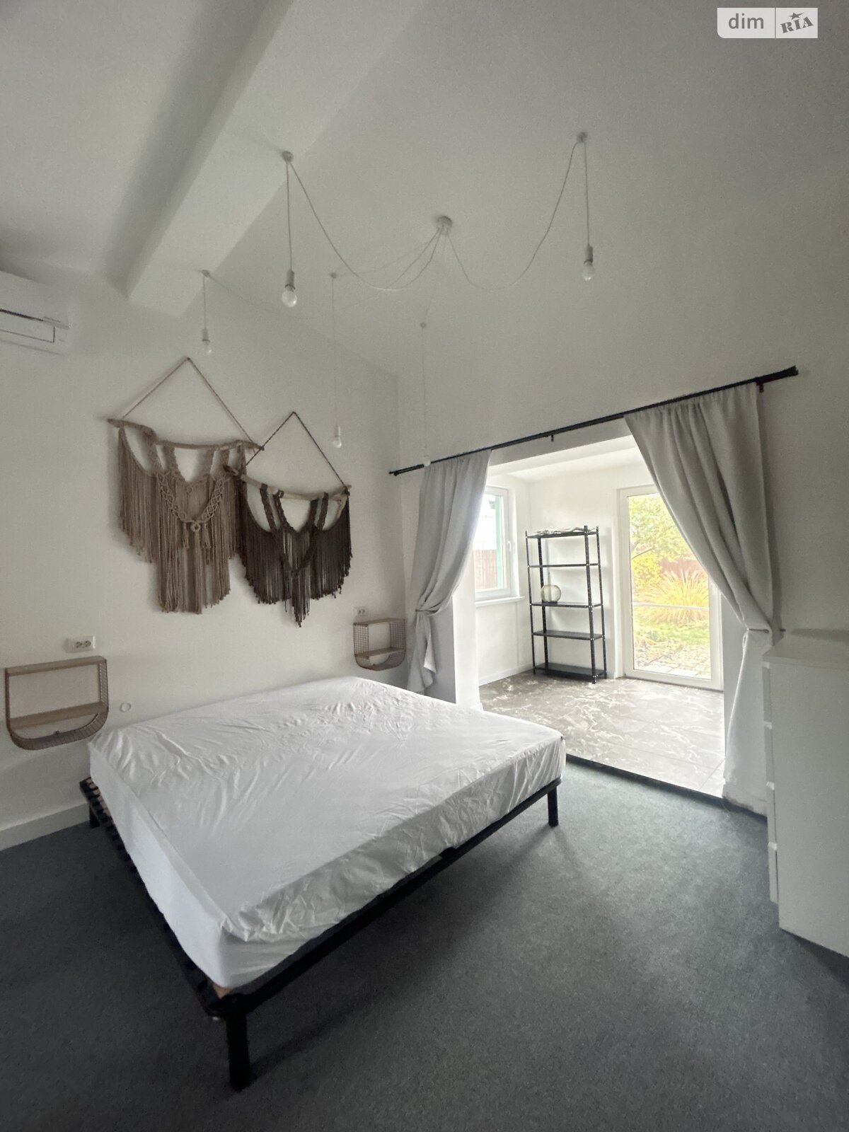 одноэтажный дом с верандой, 130 кв. м, кирпич. Сдается помесячно в Осещине фото 1