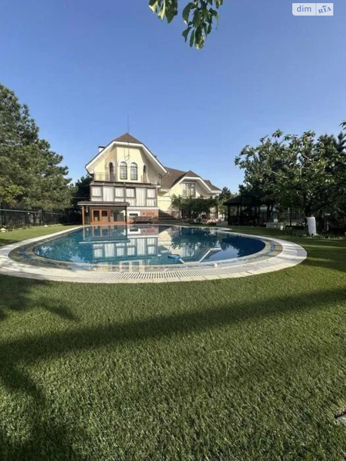 трехэтажный дом с верандой, 500 кв. м, кирпич. Сдается помесячно в Песчанке, в районе Амур фото 1 трехэтажный дом с верандой, 500 кв. м, кирпич. Сдается помесячно в Песчанке, в районе Амур фото 1