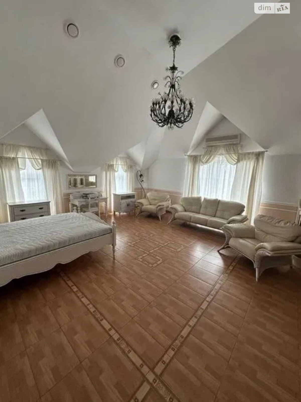 трехэтажный дом с верандой, 500 кв. м, кирпич. Сдается помесячно в Песчанке, в районе Амур фото 1 трехэтажный дом с верандой, 500 кв. м, кирпич. Сдается помесячно в Песчанке, в районе Амур фото 1