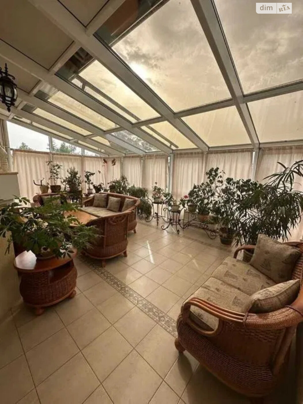 трехэтажный дом с верандой, 500 кв. м, кирпич. Сдается помесячно в Песчанке, в районе Амур фото 1 трехэтажный дом с верандой, 500 кв. м, кирпич. Сдается помесячно в Песчанке, в районе Амур фото 1