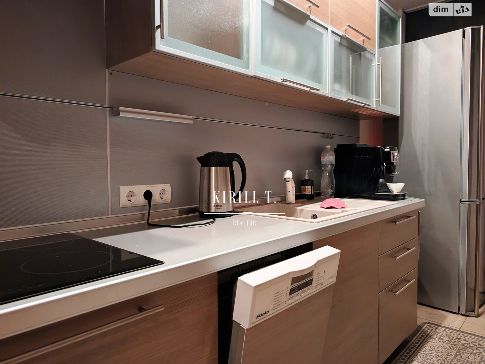 трехэтажный дом с верандой, 500 кв. м, кирпич. Сдается помесячно в Песчанке, в районе Амур фото 1 трехэтажный дом с верандой, 500 кв. м, кирпич. Сдается помесячно в Песчанке, в районе Амур фото 1