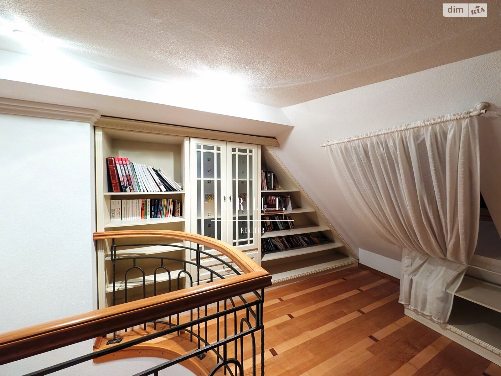 трехэтажный дом с верандой, 500 кв. м, кирпич. Сдается помесячно в Песчанке, в районе Амур фото 1 трехэтажный дом с верандой, 500 кв. м, кирпич. Сдается помесячно в Песчанке, в районе Амур фото 1