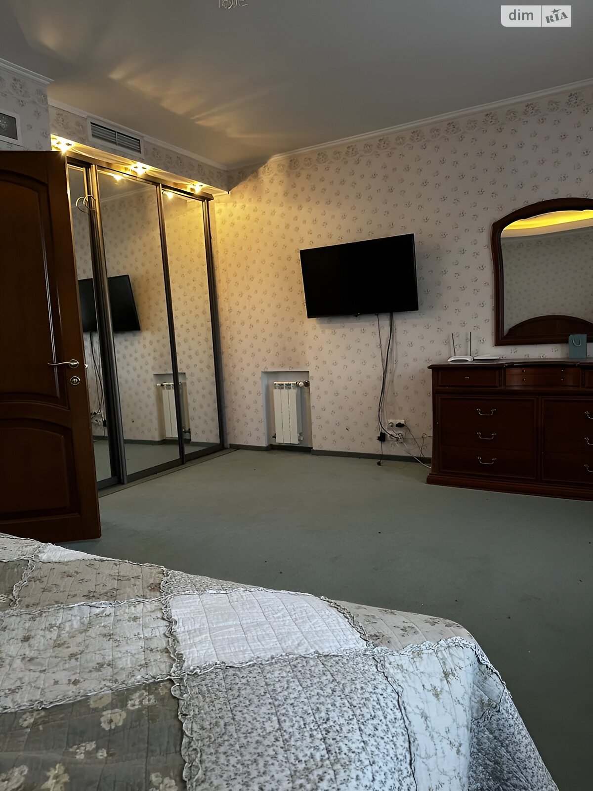 триповерховий будинок з верандою, 220 кв. м, цегла. Здається помісячно в Піщанці фото 1 трипроверховий будинок з верандою, 220 кв. м, цегла. Здається помісячно в Піщанці фото 1