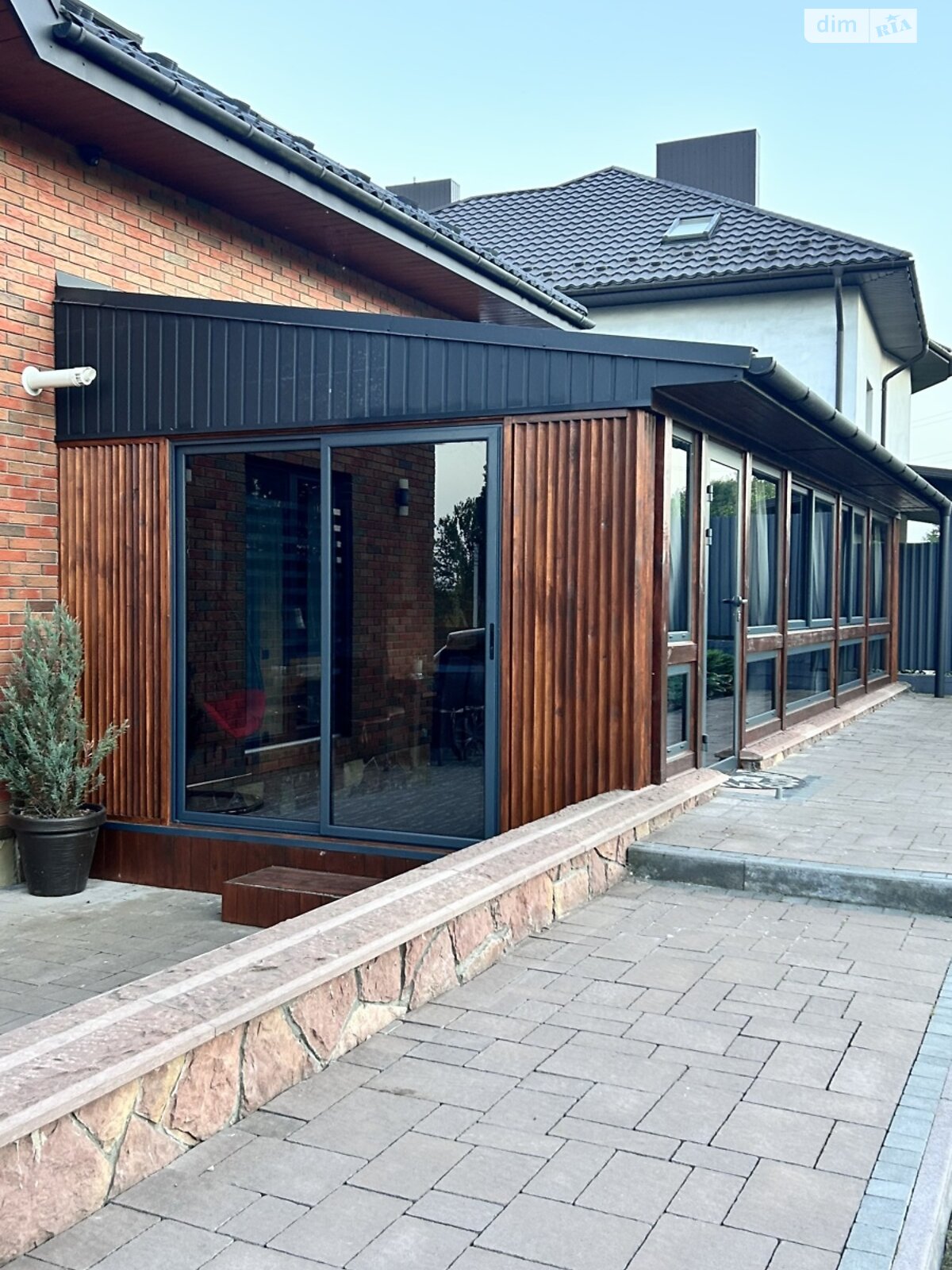 двоповерховий будинок з верандою, 180 кв. м, цегла. Здається помісячно в Петрикові фото 1 двоповерховий будинок з верандою, 180 кв. м, цегла. Здається помісячно в Петрикові фото 1