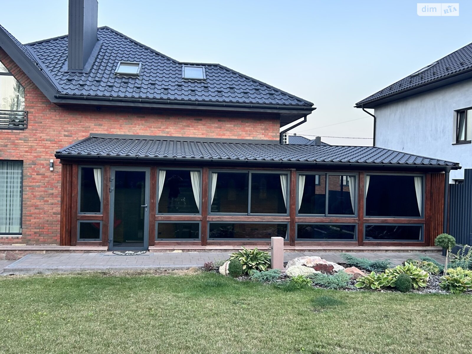 двоповерховий будинок з верандою, 180 кв. м, цегла. Здається помісячно в Петрикові фото 1 двоповерховий будинок з верандою, 180 кв. м, цегла. Здається помісячно в Петрикові фото 1