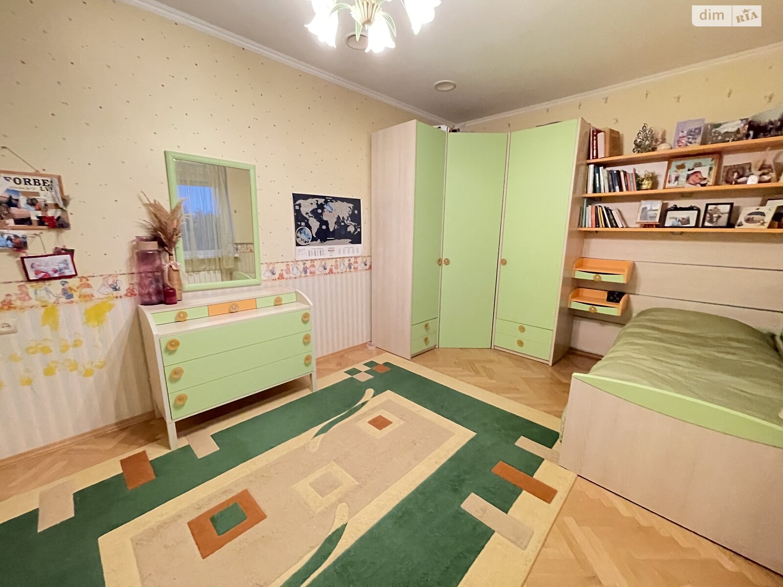 триповерховий будинок, 190 кв. м, цегла. Здається помісячно в Петрикові фото 1 триповерховий будинок, 190 кв. м, цегла. Здається помісячно в Петрикові фото 1