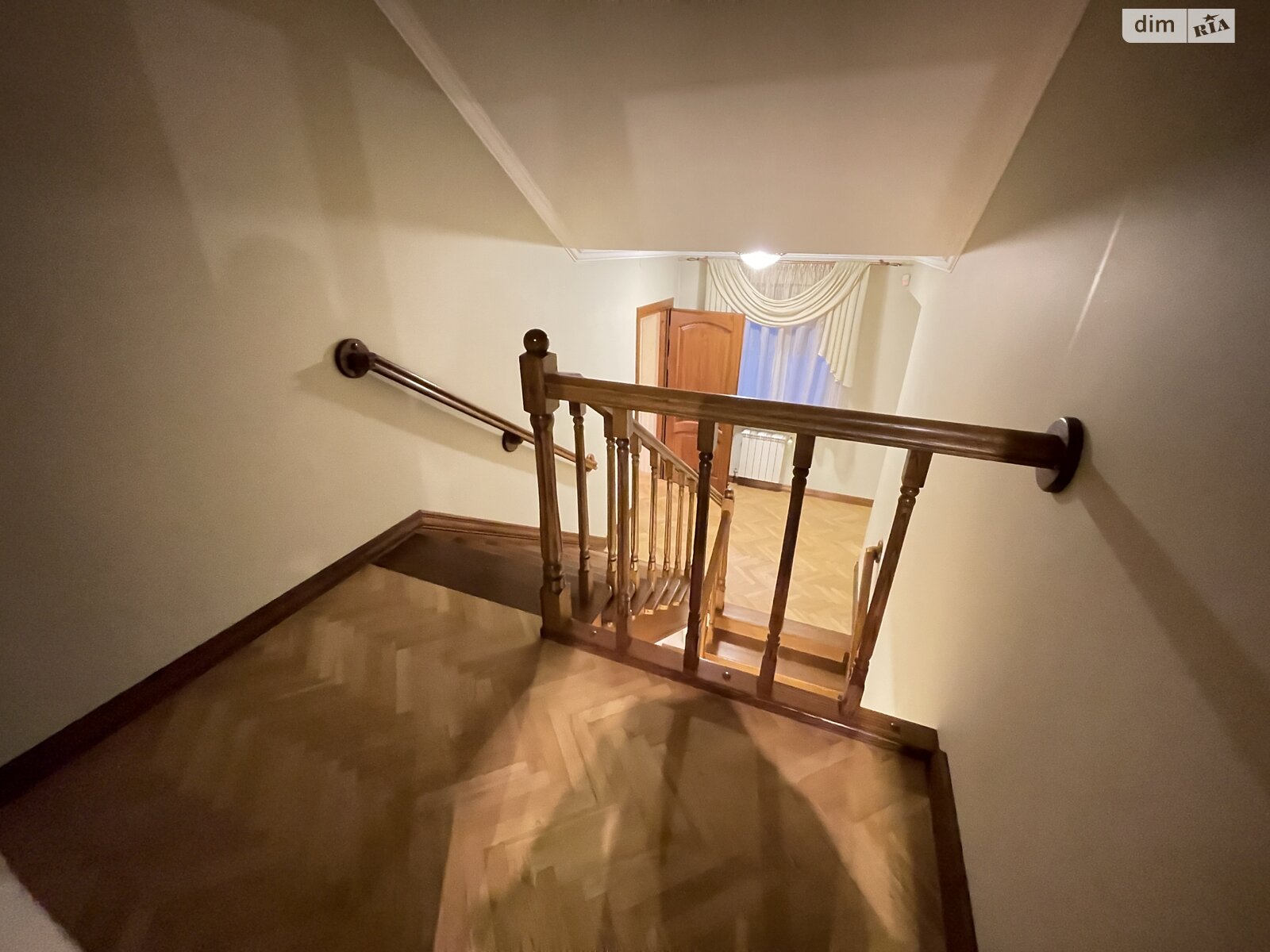 триповерховий будинок, 190 кв. м, цегла. Здається помісячно в Петрикові фото 1 триповерховий будинок, 190 кв. м, цегла. Здається помісячно в Петрикові фото 1