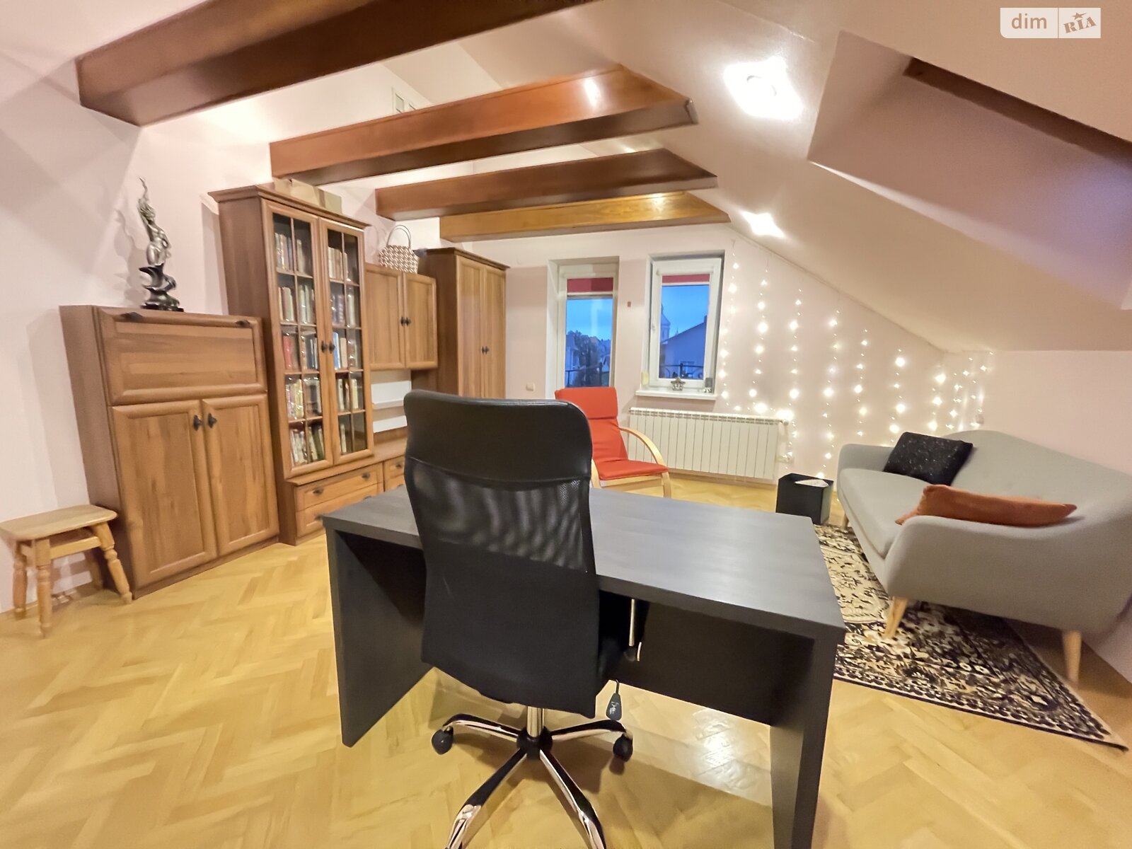 триповерховий будинок, 190 кв. м, цегла. Здається помісячно в Петрикові фото 1 триповерховий будинок, 190 кв. м, цегла. Здається помісячно в Петрикові фото 1