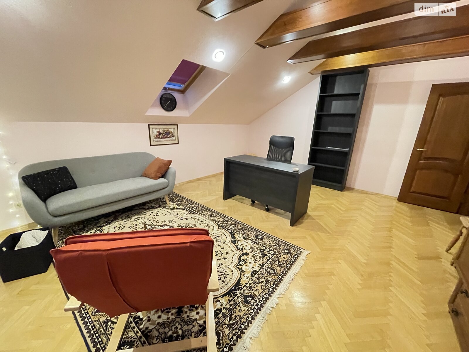 триповерховий будинок, 190 кв. м, цегла. Здається помісячно в Петрикові фото 1 триповерховий будинок, 190 кв. м, цегла. Здається помісячно в Петрикові фото 1