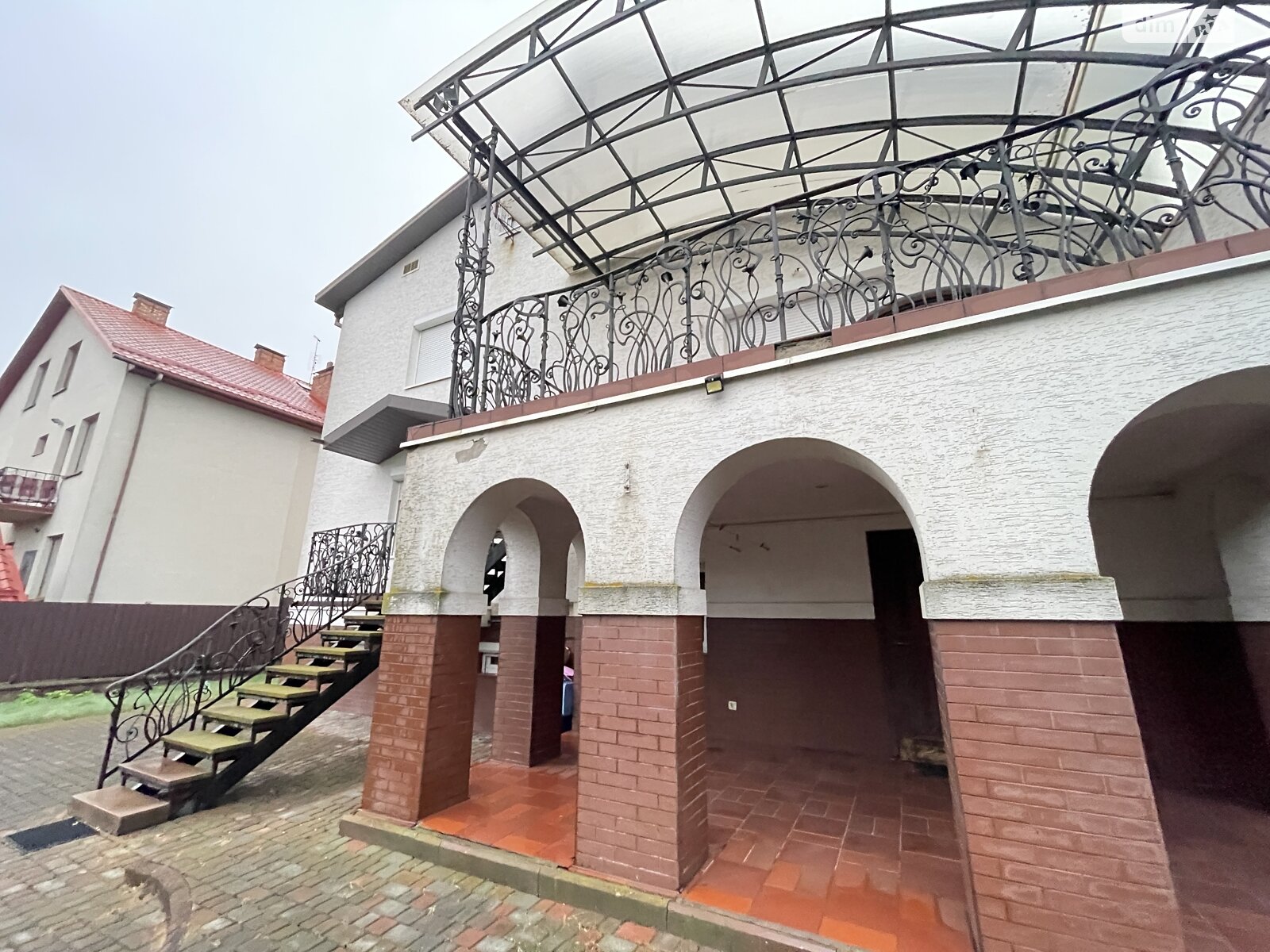 триповерховий будинок, 190 кв. м, цегла. Здається помісячно в Петрикові фото 1 триповерховий будинок, 190 кв. м, цегла. Здається помісячно в Петрикові фото 1