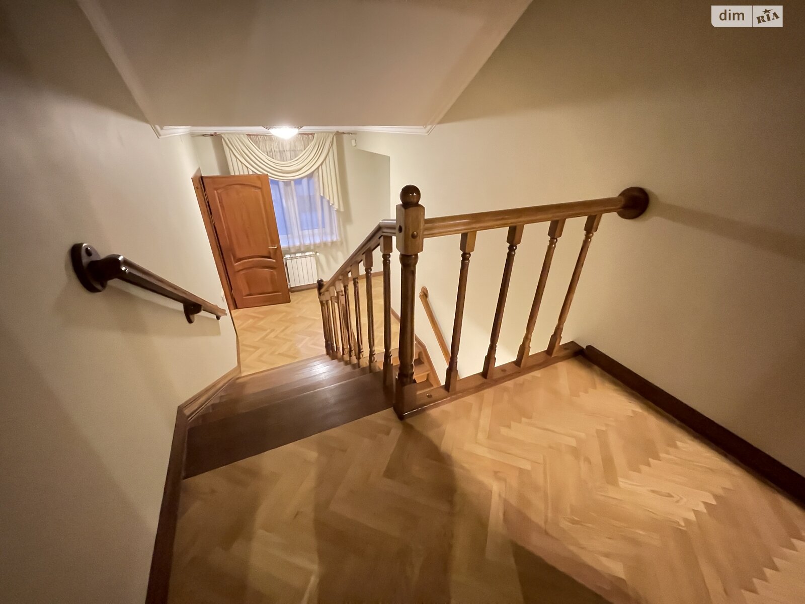 триповерховий будинок, 190 кв. м, цегла. Здається помісячно в Петрикові фото 1 триповерховий будинок, 190 кв. м, цегла. Здається помісячно в Петрикові фото 1