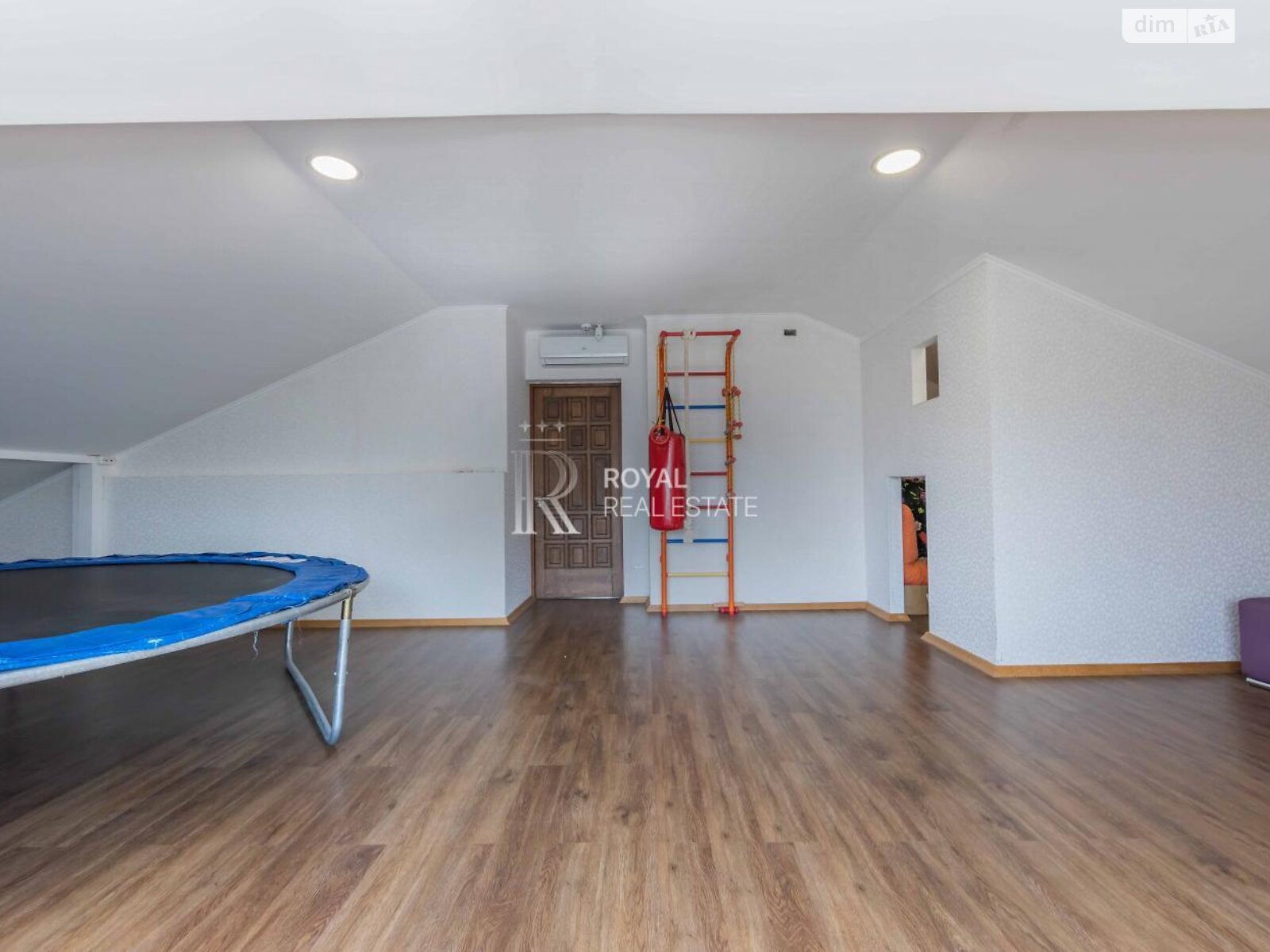 двоповерховий будинок з гаражем, 297.2 кв. м, цегла. Здається помісячно в Петропавлівській Борщагівці фото 1 двоповерховий будинок з гаражем, 297.2 кв. м, цегла. Здається помісячно в Петропавлівській Борщагівці фото 1