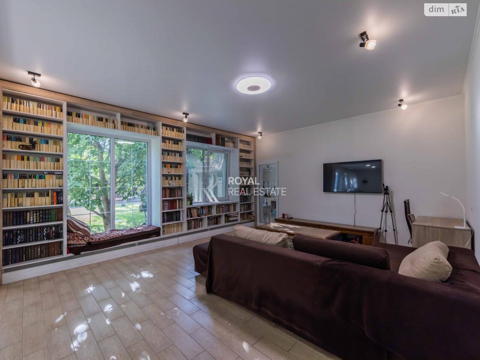 двоповерховий будинок з гаражем, 297.2 кв. м, цегла. Здається помісячно в Петропавлівській Борщагівці фото 1 двоповерховий будинок з гаражем, 297.2 кв. м, цегла. Здається помісячно в Петропавлівській Борщагівці фото 1