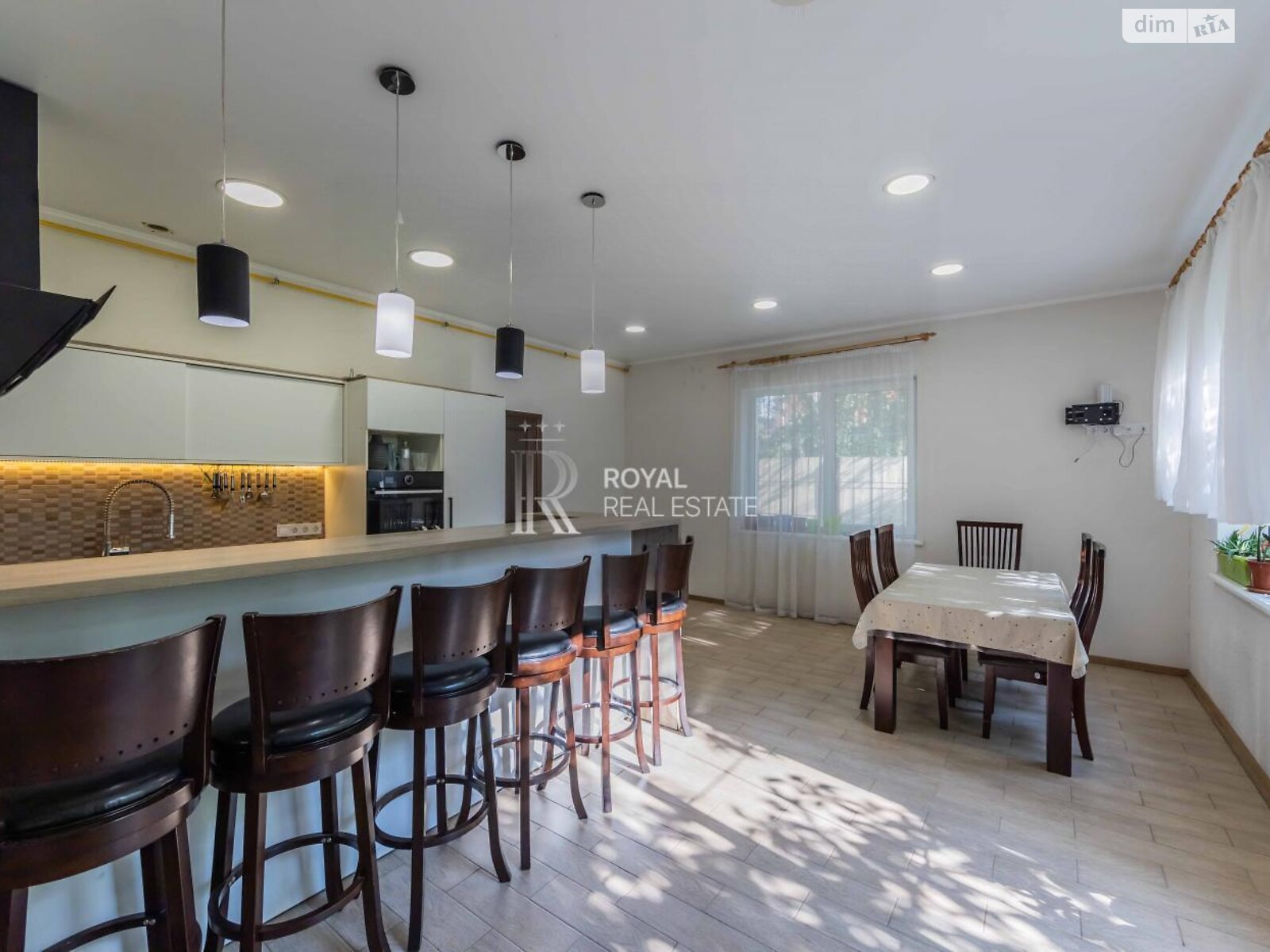 двоповерховий будинок з гаражем, 297.2 кв. м, цегла. Здається помісячно в Петропавлівській Борщагівці фото 1 двоповерховий будинок з гаражем, 297.2 кв. м, цегла. Здається помісячно в Петропавлівській Борщагівці фото 1