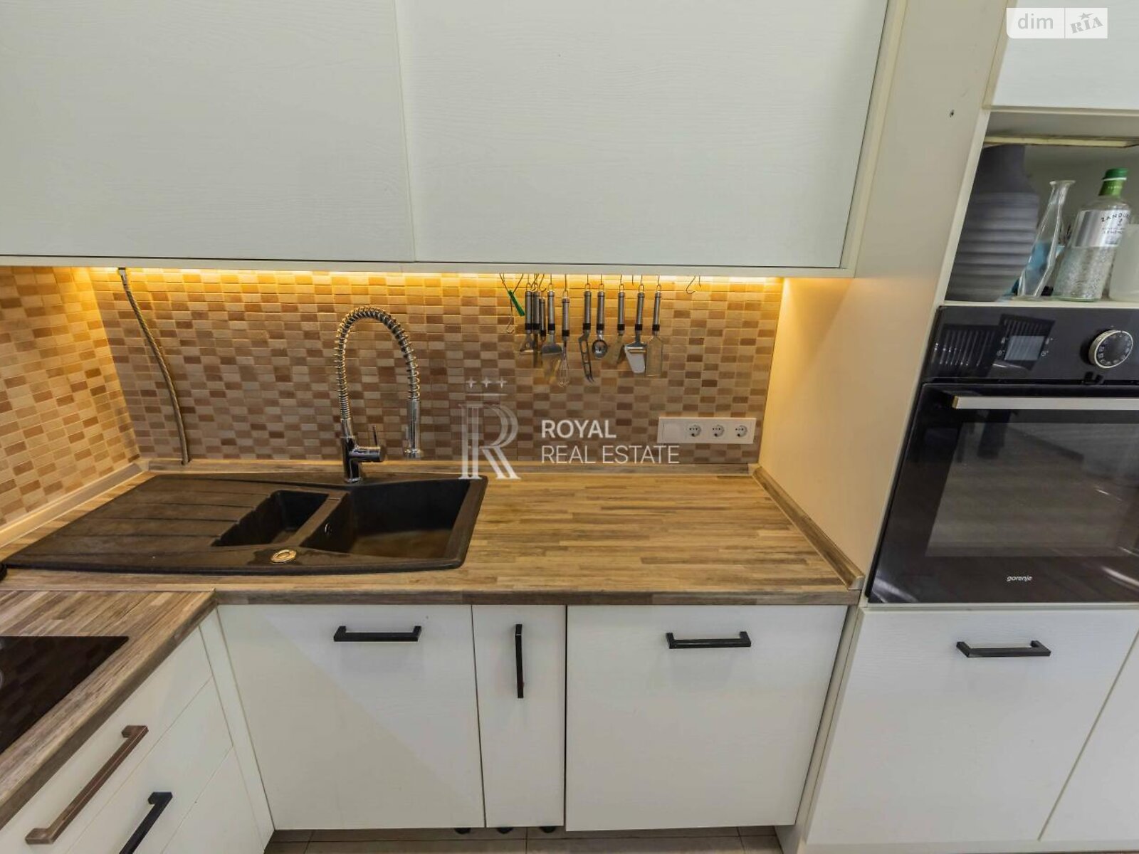 двоповерховий будинок з гаражем, 297.2 кв. м, цегла. Здається помісячно в Петропавлівській Борщагівці фото 1 двоповерховий будинок з гаражем, 297.2 кв. м, цегла. Здається помісячно в Петропавлівській Борщагівці фото 1