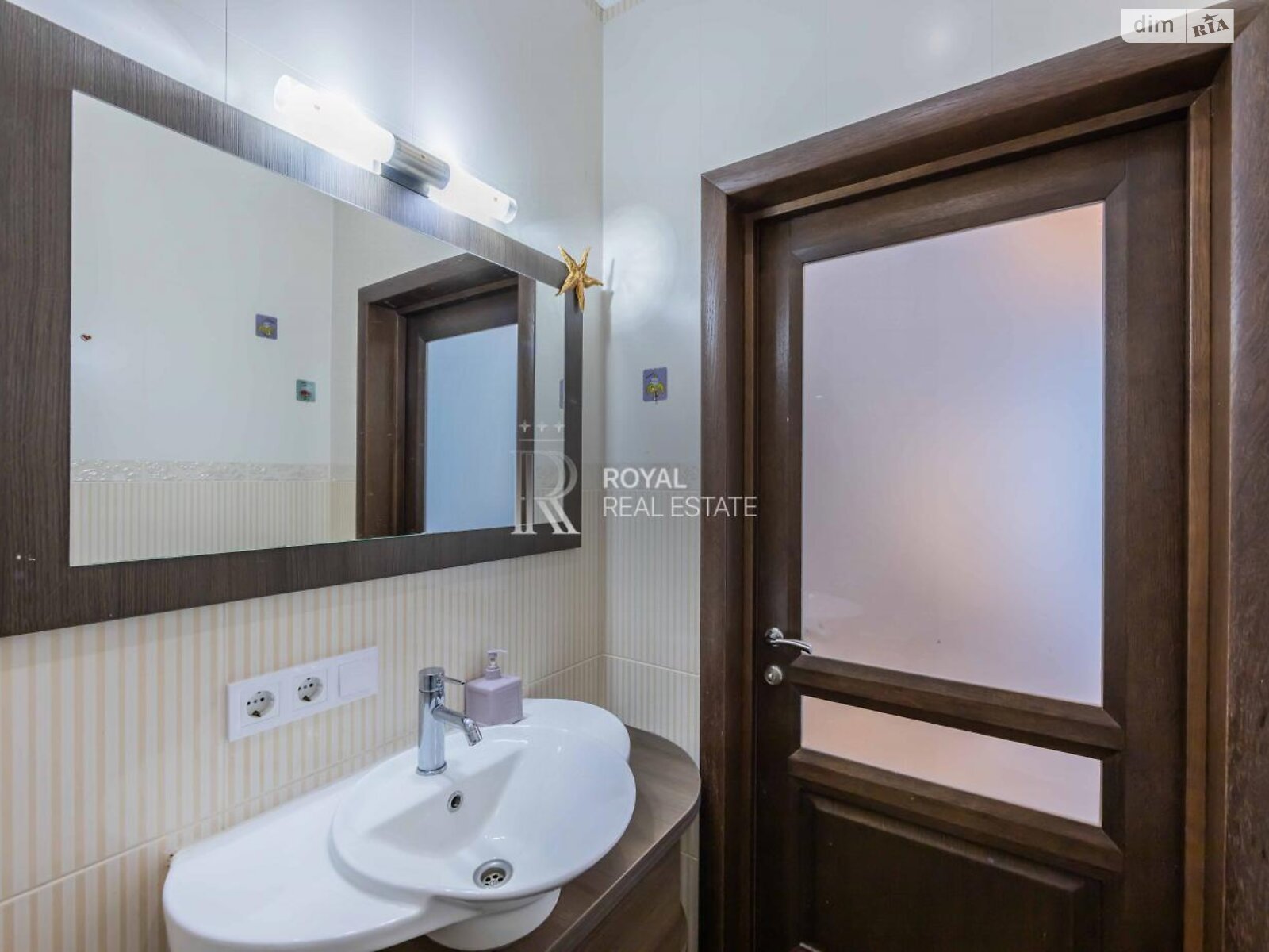 двоповерховий будинок з гаражем, 297.2 кв. м, цегла. Здається помісячно в Петропавлівській Борщагівці фото 1 двоповерховий будинок з гаражем, 297.2 кв. м, цегла. Здається помісячно в Петропавлівській Борщагівці фото 1