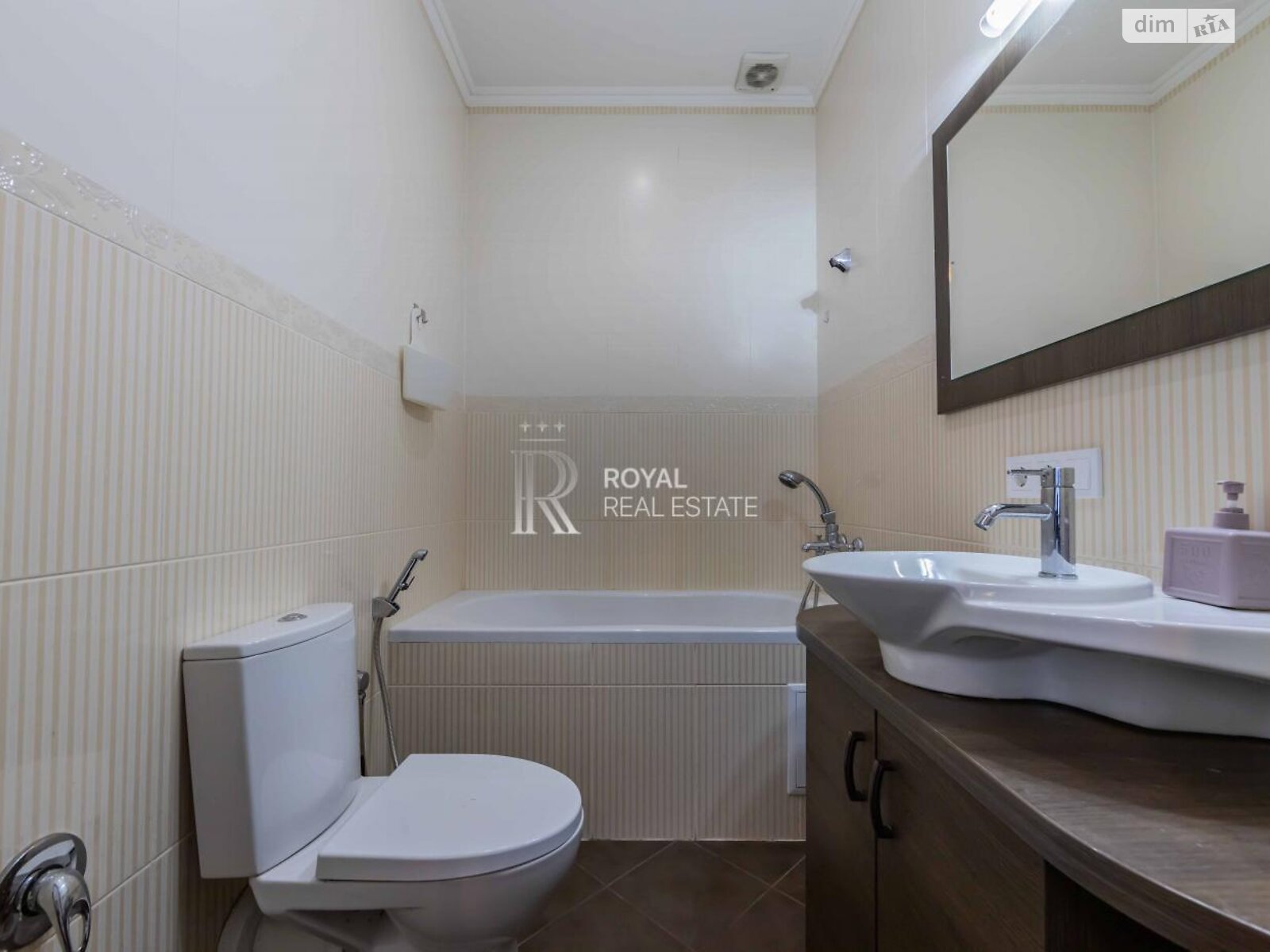 двоповерховий будинок з гаражем, 297.2 кв. м, цегла. Здається помісячно в Петропавлівській Борщагівці фото 1 двоповерховий будинок з гаражем, 297.2 кв. м, цегла. Здається помісячно в Петропавлівській Борщагівці фото 1