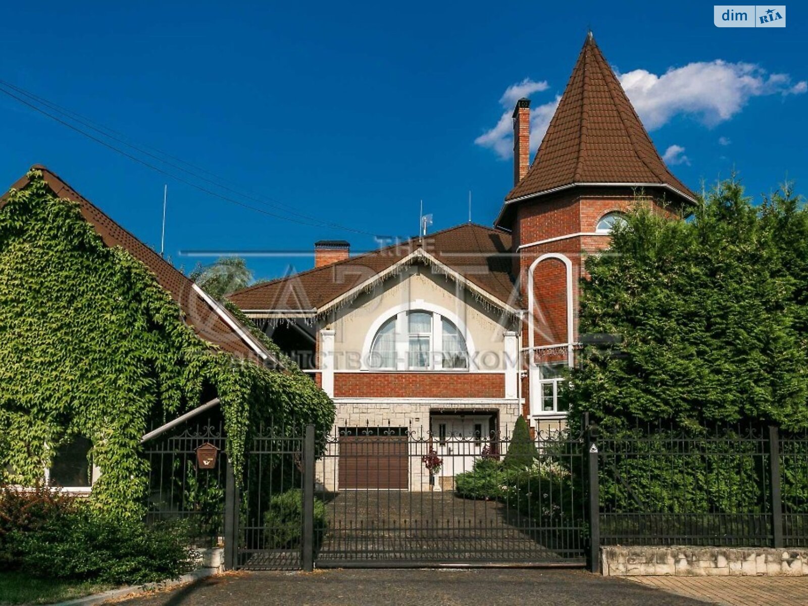 двухэтажный дом, 630 кв. м, кирпич. Сдается помесячно в Петропавловской Борщаговке фото 1