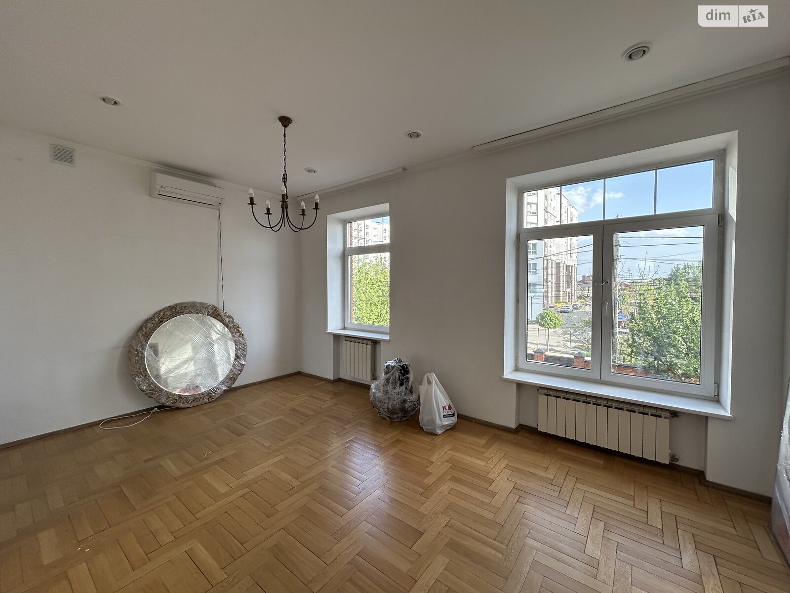 триповерховий будинок з гаражем, 300 кв. м, кирпич. Здається помісячно в Петропавлівській Борщагівці фото 1 триповерховий будинок з гаражем, 300 кв. м, кирпич. Здається помісячно в Петропавлівській Борщагівці фото 1