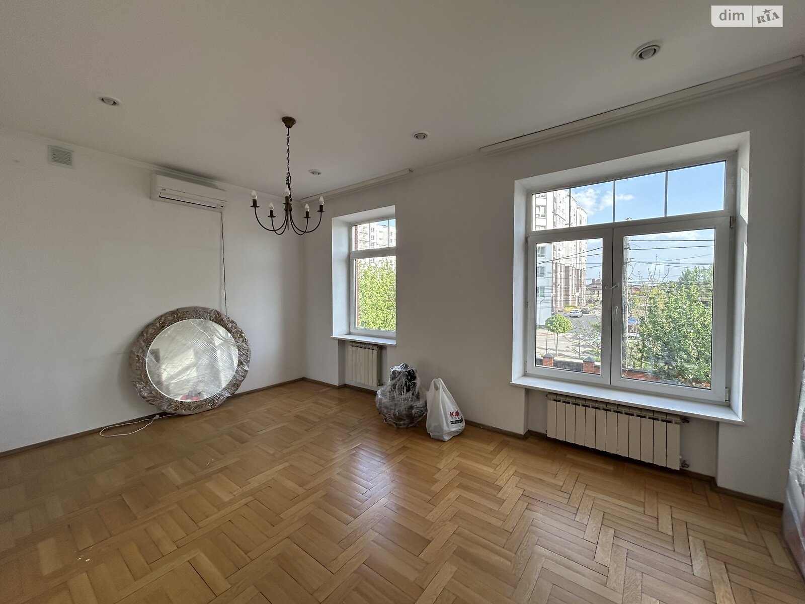 триповерховий будинок з гаражем, 300 кв. м, кирпич. Здається помісячно в Петропавлівській Борщагівці фото 1 триповерховий будинок з гаражем, 300 кв. м, кирпич. Здається помісячно в Петропавлівській Борщагівці фото 1
