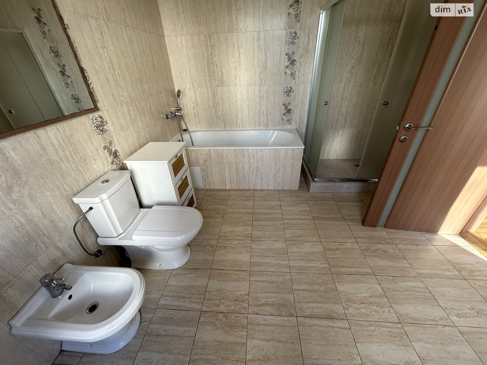 триповерховий будинок з гаражем, 300 кв. м, кирпич. Здається помісячно в Петропавлівській Борщагівці фото 1 триповерховий будинок з гаражем, 300 кв. м, кирпич. Здається помісячно в Петропавлівській Борщагівці фото 1