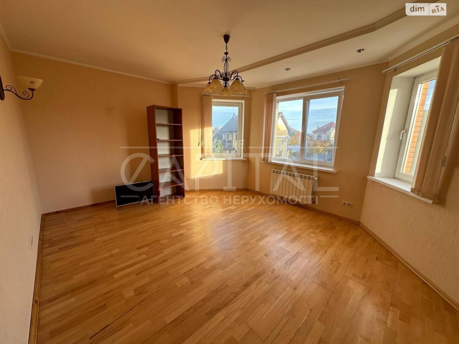 трехэтажный дом с гаражом, 345 кв. м, кирпич. Сдается помесячно в Софиевской Борщаговке фото 1 трехэтажный дом с гаражом, 345 кв. м, кирпич. Сдается помесячно в Софиевской Борщаговке фото 1
