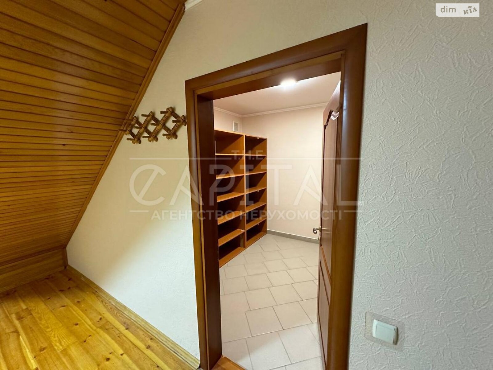 трехэтажный дом с гаражом, 345 кв. м, кирпич. Сдается помесячно в Софиевской Борщаговке фото 1 трехэтажный дом с гаражом, 345 кв. м, кирпич. Сдается помесячно в Софиевской Борщаговке фото 1