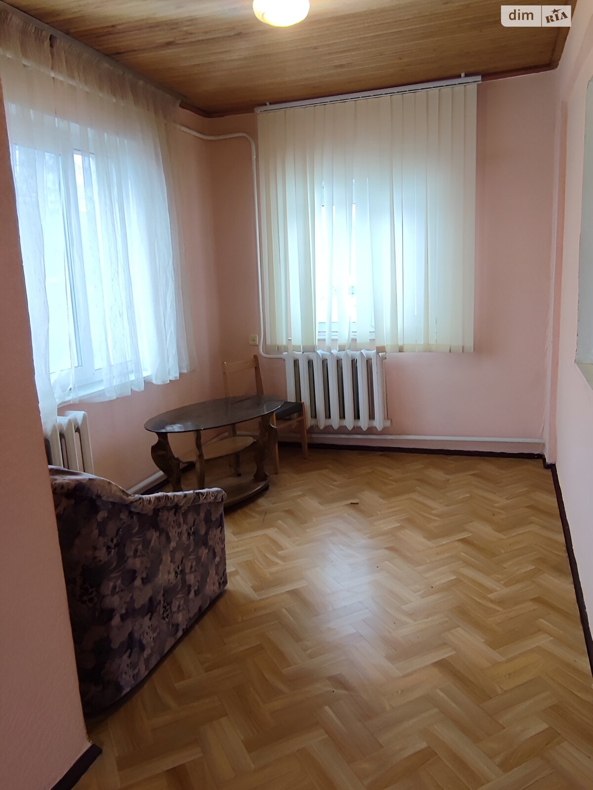 триповерховий будинок з балконом, 150 кв. м, кирпич. Здається помісячно в Петрушках фото 1 триповерховий будинок з балконом, 150 кв. м, кирпич. Здається помісячно в Петрушках фото 1