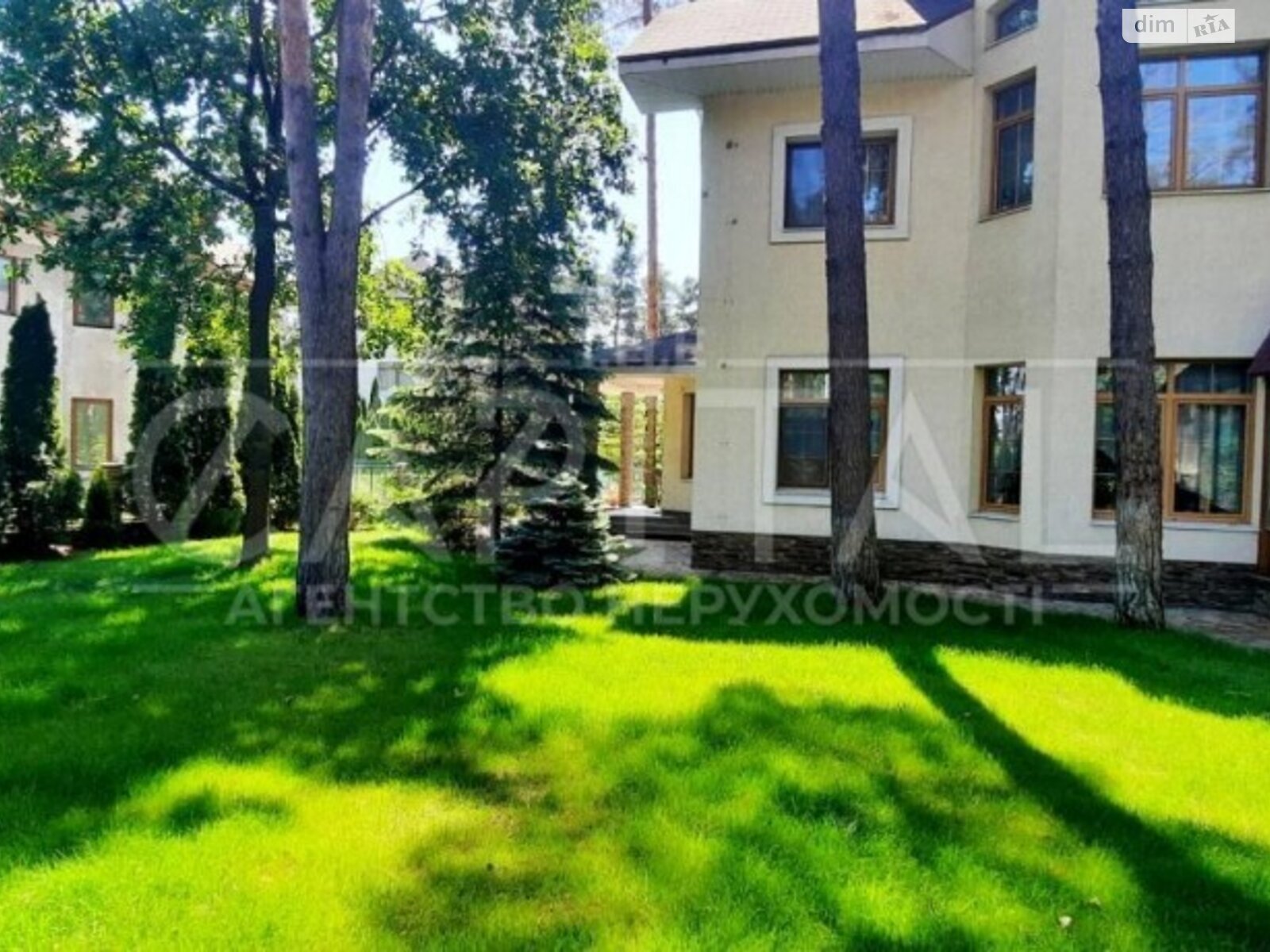 двоповерховий будинок з ремонтом, 360 кв. м, цегла. Здається помісячно в Плютах фото 1 двоповерховий будинок з ремонтом, 360 кв. м, цегла. Здається помісячно в Плютах фото 1