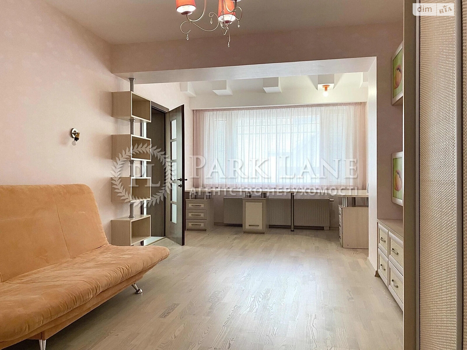 трехэтажный дом с гаражом, 600 кв. м, кирпич. Сдается помесячно в Подгорцах фото 1 трехэтажный дом с гаражом, 600 кв. м, кирпич. Сдается помесячно в Подгорцах фото 1