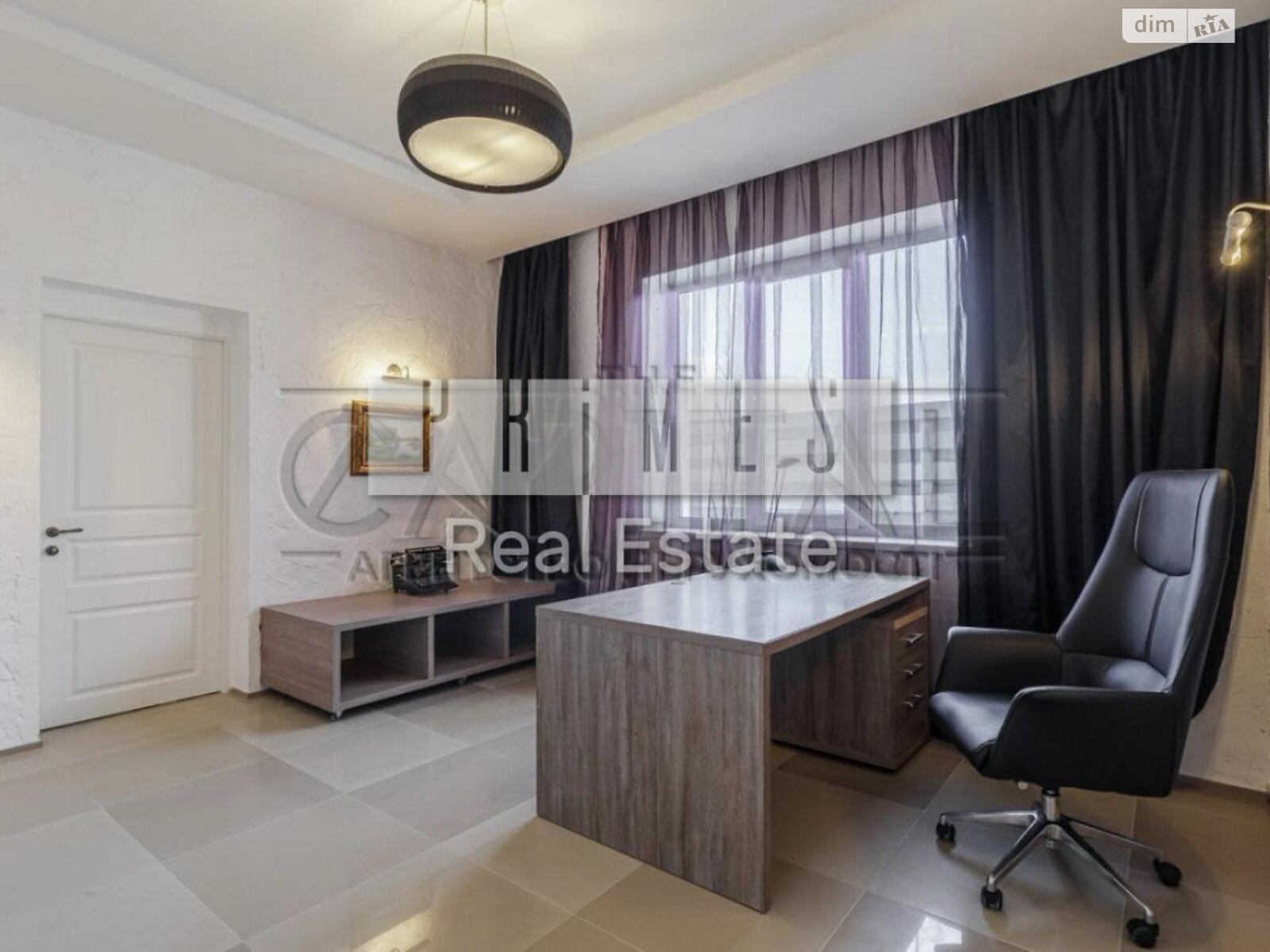 трехэтажный дом, 350 кв. м, кирпич. Сдается помесячно в Подгорцах фото 1 трехэтажный дом, 350 кв. м, кирпич. Сдается помесячно в Подгорцах фото 1