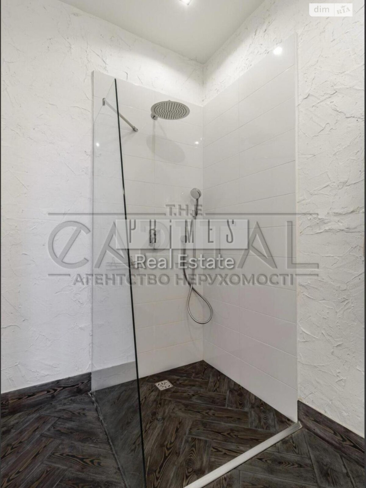 трехэтажный дом, 350 кв. м, кирпич. Сдается помесячно в Подгорцах фото 1 трехэтажный дом, 350 кв. м, кирпич. Сдается помесячно в Подгорцах фото 1