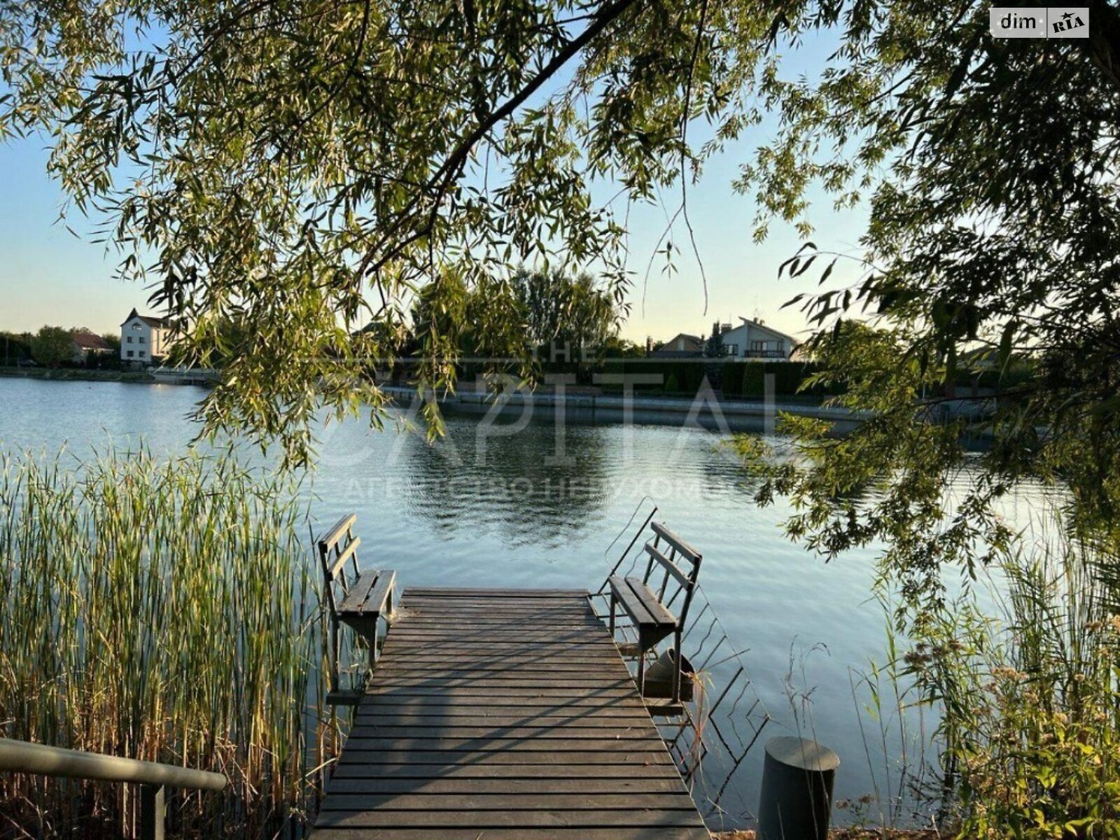 двухэтажный дом с балконом, 230 кв. м, кирпич. Сдается помесячно в Подгорцах фото 1