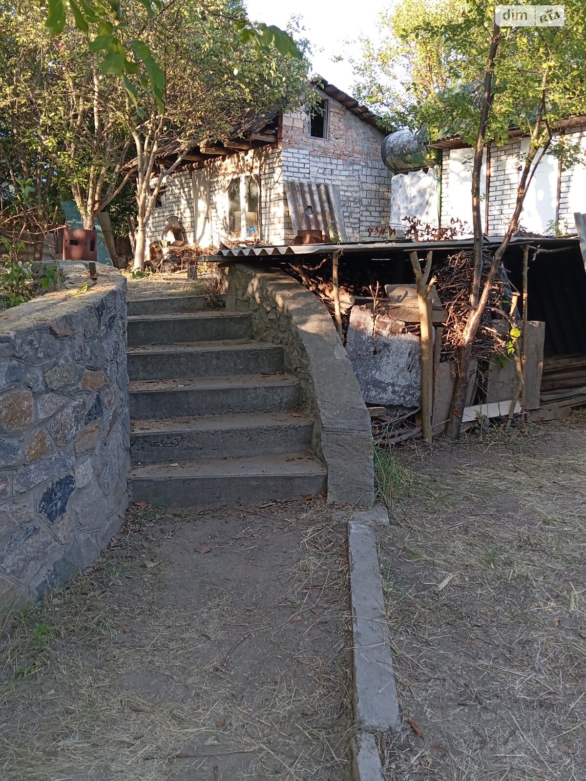 трехэтажный дом с гаражом, 66 кв. м, кирпич. Сдается помесячно в Подгорцах фото 1