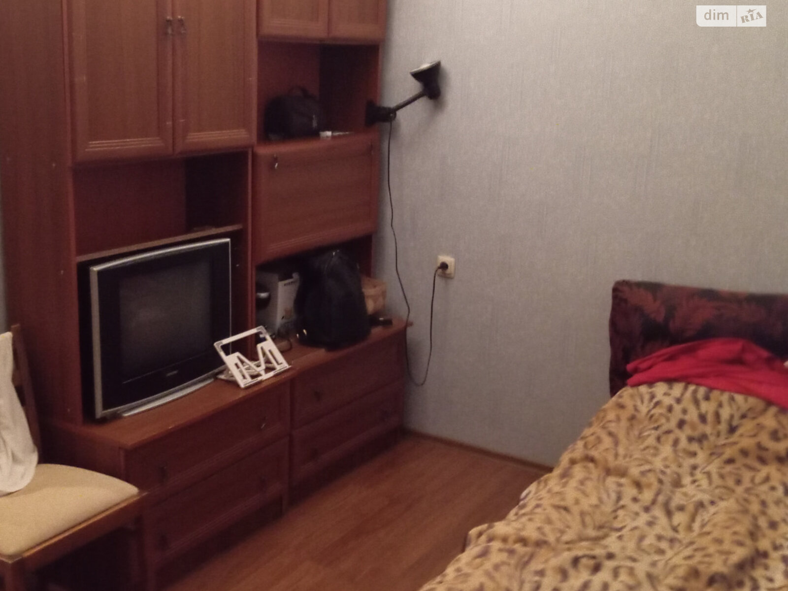 трехэтажный дом с гаражом, 66 кв. м, кирпич. Сдается помесячно в Подгорцах фото 1