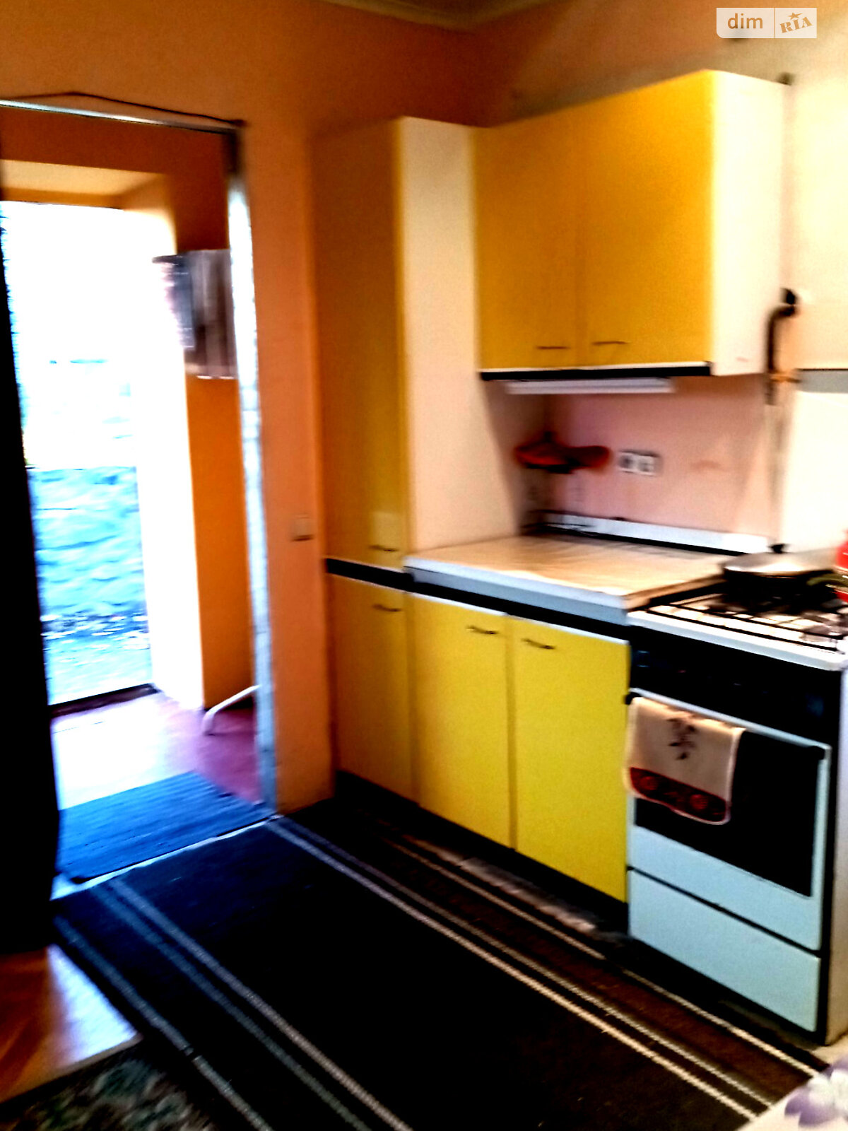 трехэтажный дом с гаражом, 66 кв. м, кирпич. Сдается помесячно в Подгорцах фото 1