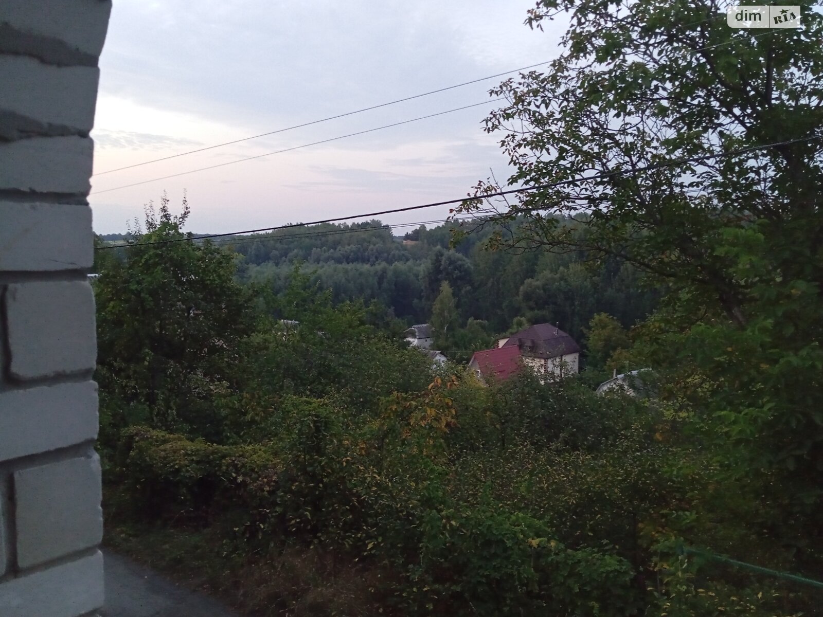 трехэтажный дом с гаражом, 66 кв. м, кирпич. Сдается помесячно в Подгорцах фото 1