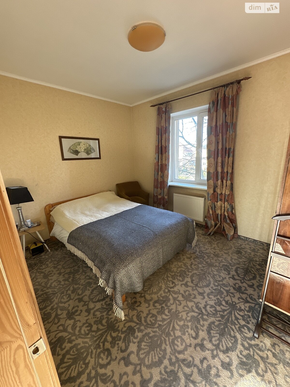 трехэтажный дом, 250 кв. м, кирпич. Сдается помесячно в Подгорцах фото 1 трехэтажный дом, 250 кв. м, кирпич. Сдается помесячно в Подгорцах фото 1