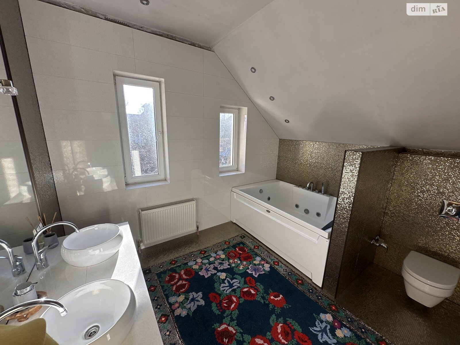 трехэтажный дом, 250 кв. м, кирпич. Сдается помесячно в Подгорцах фото 1 трехэтажный дом, 250 кв. м, кирпич. Сдается помесячно в Подгорцах фото 1