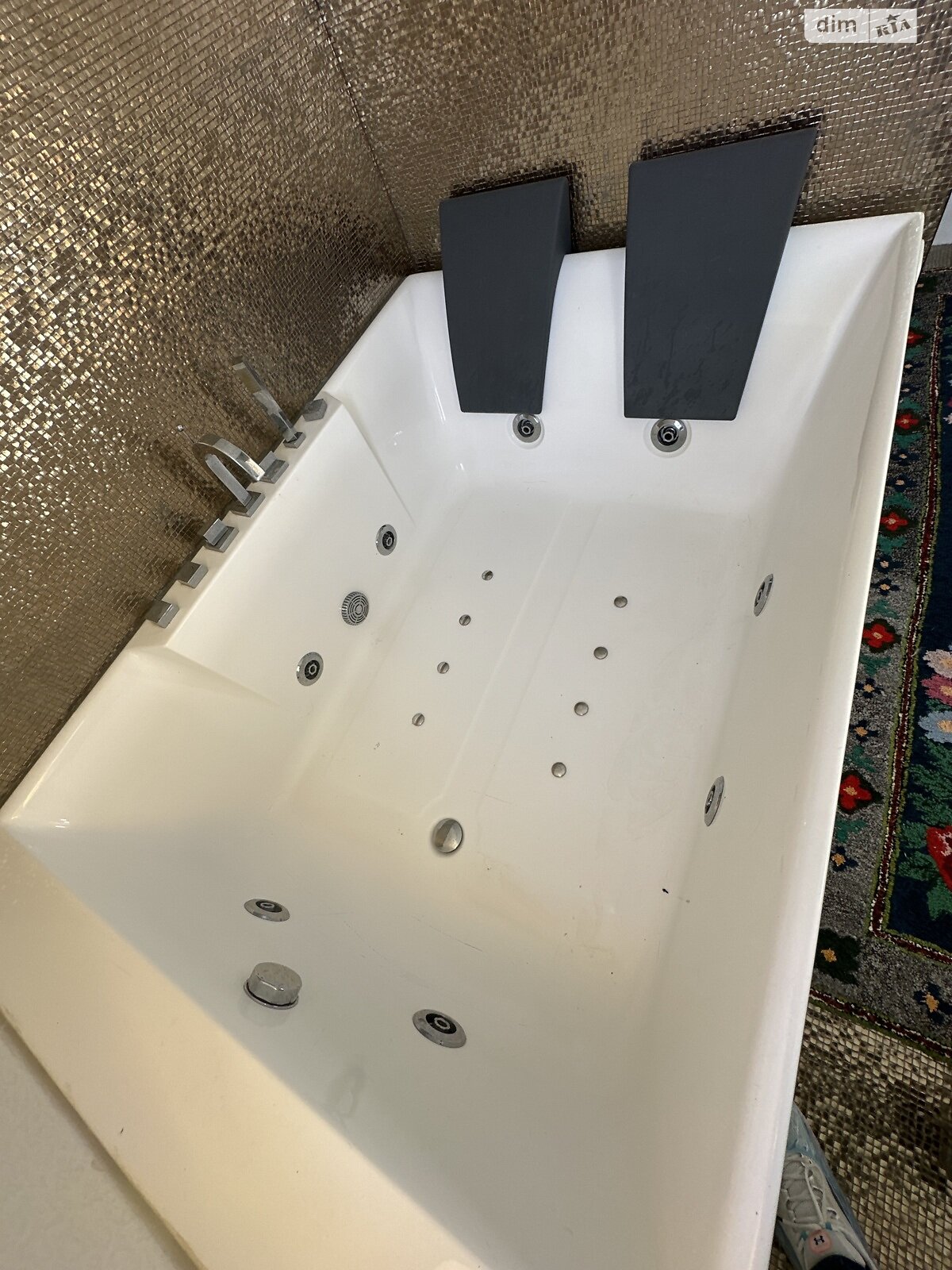 трехэтажный дом, 250 кв. м, кирпич. Сдается помесячно в Подгорцах фото 1 трехэтажный дом, 250 кв. м, кирпич. Сдается помесячно в Подгорцах фото 1